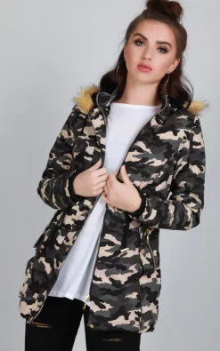 Brand new ???? Oops Fashion Jessie Faux Fur Hooded Camouflage Parka ???? Coat ????